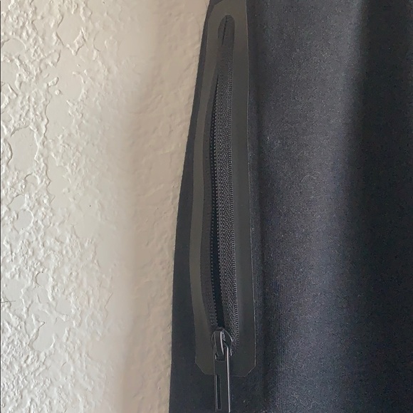 NWT Men's Tech Shorts Size L - Picture 2 of 8